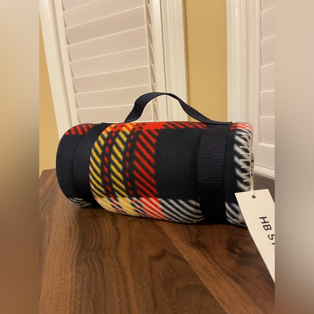 BNWT HBC Stripes Varsity Tartan Polar Fleece Throw Blanket with carry strap